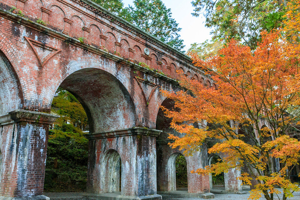 石川五右衛門の名ゼリフでも知られる京都 南禅寺の紅葉情報 Caedekyoto カエデ京都 紅葉と伝統美を引き継ぐバッグ