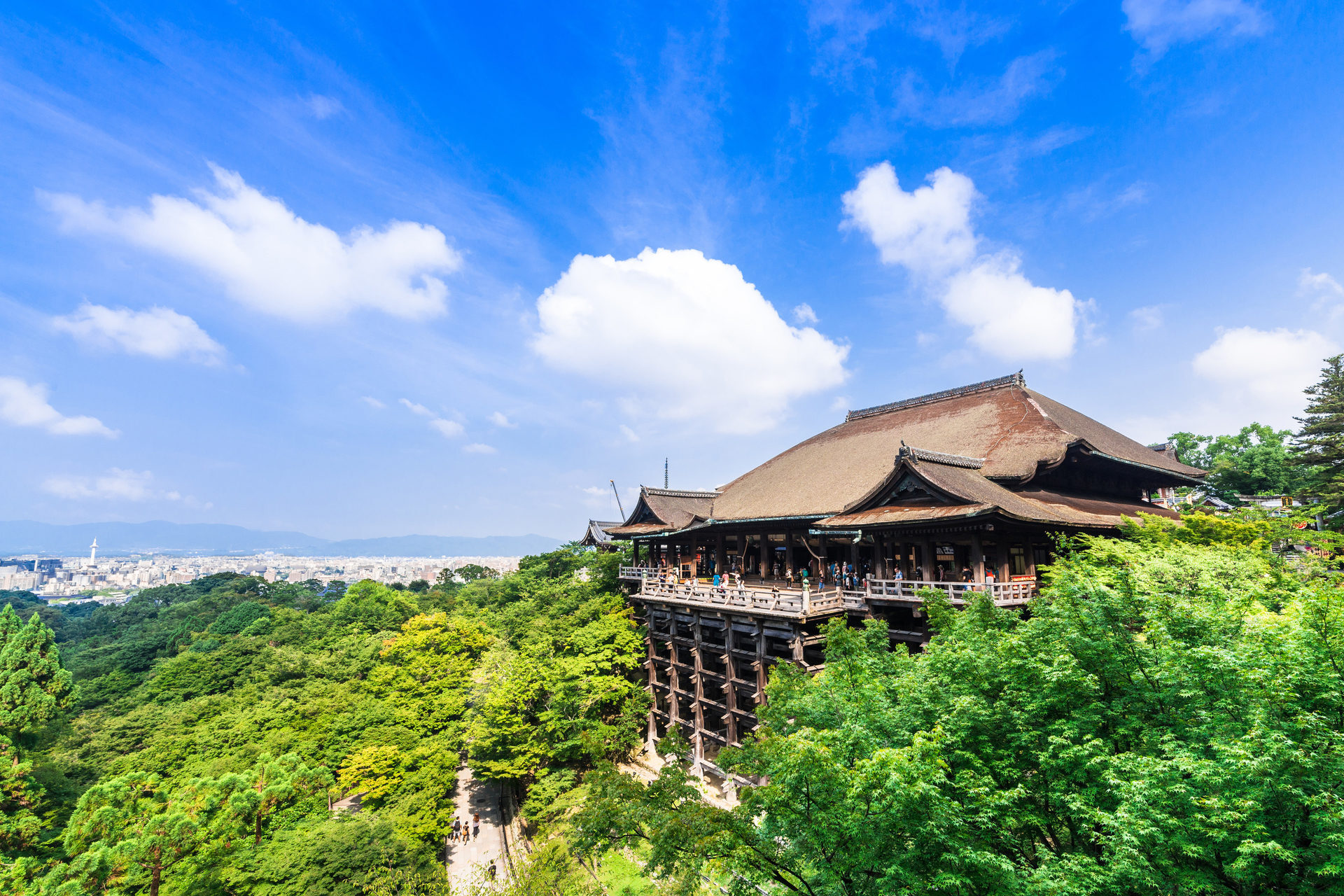 京都の中でも欠かせない名所である清水寺の紅葉情報 Caedekyoto カエデ京都 紅葉と伝統美を引き継ぐバッグ
