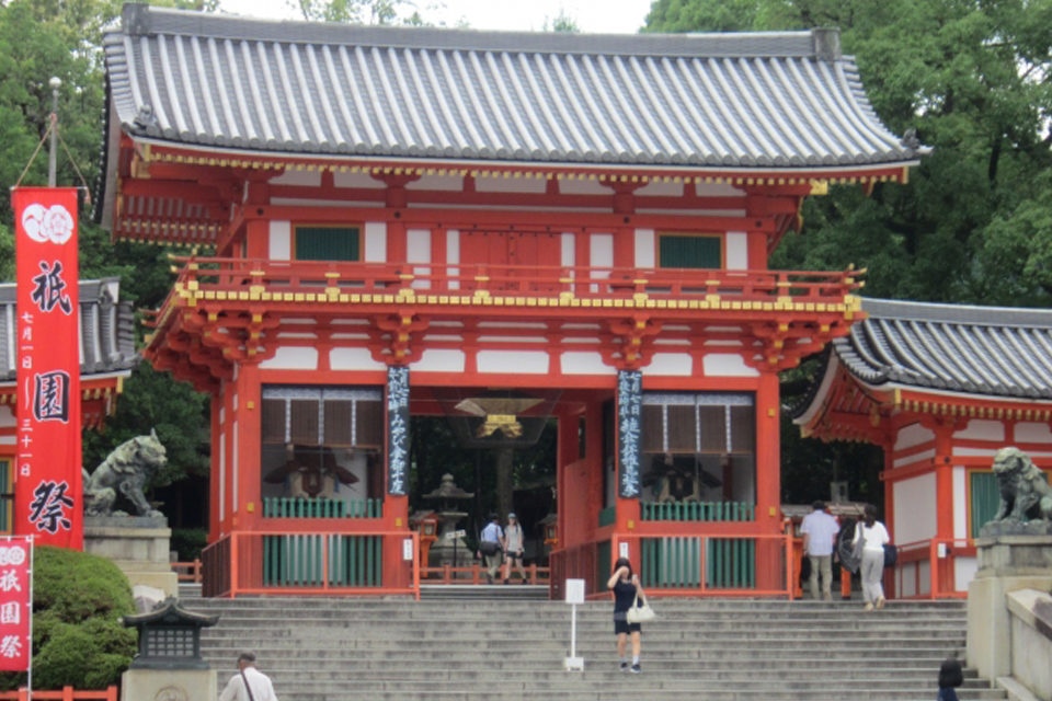 八坂神社の山門