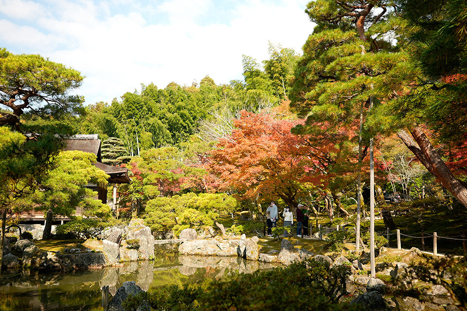 銀閣寺　庭園の紅葉　京都