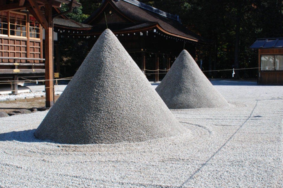 上賀茂神社の魅力や歴史とは Caedekyoto カエデ京都 紅葉と伝統美を引き継ぐバッグ