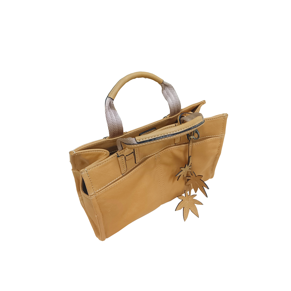京都限定のELISIR caede KYOTO | エリシアカエデ京都のバッグシリーズ　SERENA Mini Beige
